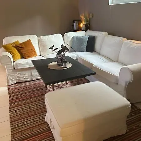 Basement Leilighet *